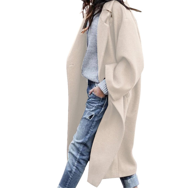 Single-breasted long coat with a lapel collar and pockets